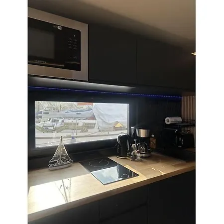 Premium Houseboat Blue Lagoon Botel