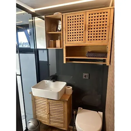 Premium Houseboat Blue Lagoon Botel *