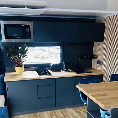Premium Houseboat Blue Lagoon